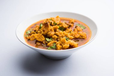 Ev de Moong Wadi veya moongwadi veya moongodi Sabzi olarak bilinen Mung dal masala vadi yaptı. Özellikle Vidarbha bölgesinden popüler bir Maharashtrian tarifi.