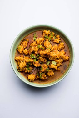 Ev de Moong Wadi veya moongwadi veya moongodi Sabzi olarak bilinen Mung dal masala vadi yaptı. Özellikle Vidarbha bölgesinden popüler bir Maharashtrian tarifi.