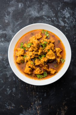 Ev de Moong Wadi veya moongwadi veya moongodi Sabzi olarak bilinen Mung dal masala vadi yaptı. Özellikle Vidarbha bölgesinden popüler bir Maharashtrian tarifi.