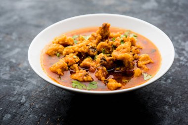 Ev de Moong Wadi veya moongwadi veya moongodi Sabzi olarak bilinen Mung dal masala vadi yaptı. Özellikle Vidarbha bölgesinden popüler bir Maharashtrian tarifi.