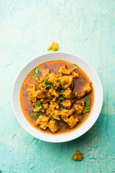 Ev de Moong Wadi veya moongwadi veya moongodi Sabzi olarak bilinen Mung dal masala vadi yaptı. Özellikle Vidarbha bölgesinden popüler bir Maharashtrian tarifi.