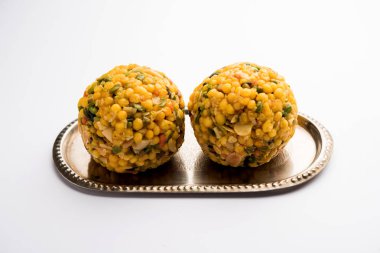 Kuru meyveler ile karışık Jumbo boondi laddu da Laddoo/ladoo/delikanlı veya tatlı köfte festivaller veya düğünler sırasında yapılan olarak biliyorum