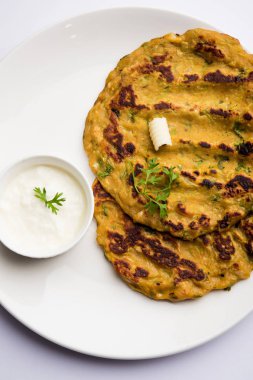 Thalip, Hindistan, Maharashtra popüler tuzlu Multi-grain pancake bir türüdür Hint Curd/tereyağı veya Ghee ile hizmet