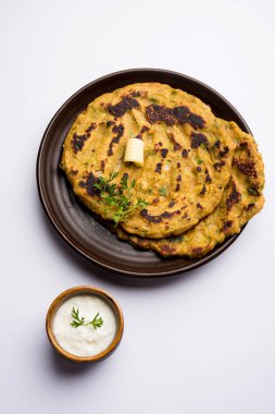 Thalip, Hindistan, Maharashtra popüler tuzlu Multi-grain pancake bir türüdür Hint Curd/tereyağı veya Ghee ile hizmet