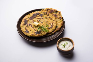 Thalip, Hindistan, Maharashtra popüler tuzlu Multi-grain pancake bir türüdür Hint Curd/tereyağı veya Ghee ile hizmet