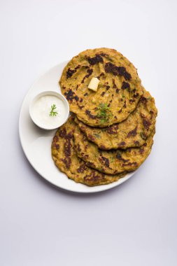Thalip, Hindistan, Maharashtra popüler tuzlu Multi-grain pancake bir türüdür Hint Curd/tereyağı veya Ghee ile hizmet