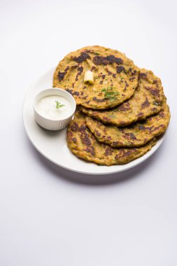 Thalip, Hindistan, Maharashtra popüler tuzlu Multi-grain pancake bir türüdür Hint Curd/tereyağı veya Ghee ile hizmet