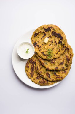 Thalip, Hindistan, Maharashtra popüler tuzlu Multi-grain pancake bir türüdür Hint Curd/tereyağı veya Ghee ile hizmet
