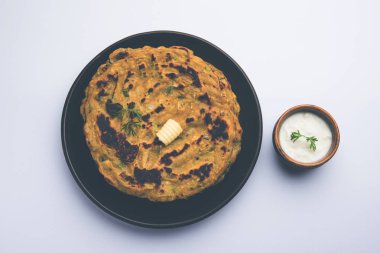 Thalip, Hindistan, Maharashtra popüler tuzlu Multi-grain pancake bir türüdür Hint Curd/tereyağı veya Ghee ile hizmet