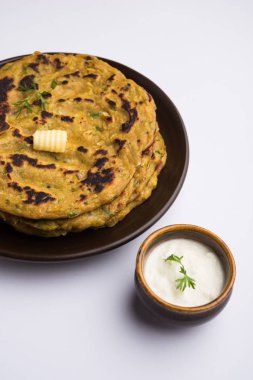 Thalip, Hindistan, Maharashtra popüler tuzlu Multi-grain pancake bir türüdür Hint Curd/tereyağı veya Ghee ile hizmet