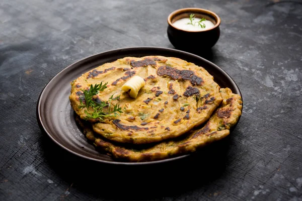 Thalipeeth Tipo Panqueca Saborosa Multi Grãos Popular Maharashtra Índia Servida — Fotografia de Stock