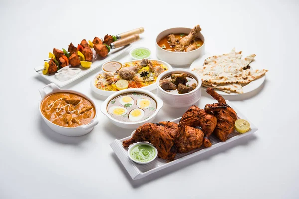 Różne Indyjskie Non Wegetariańskie Przepis Żywności Serwowane Grupie Obejmuje Chicken — Zdjęcie stockowe