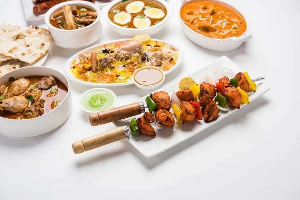 Verschiedene Indische Nicht Vegetarische Gerichte Die Einer Gruppe Serviert Werden — Stockfoto