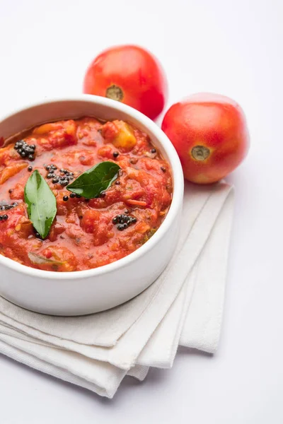 Tomaat Tamatar Chutney Saus Geserveerd Een Kom Selectieve Focus — Stockfoto