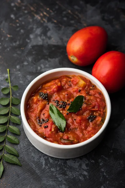 Tomate Tamatar Chutney Molho Servido Uma Tigela Foco Seletivo — Fotografia de Stock