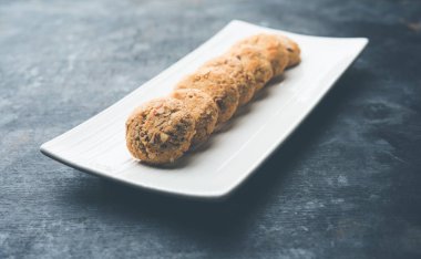 Nan khatai veya Nankhatai kuru meyve yüklü otantik bir Hint tatlı ve tuzlu yumurtasız çerez 