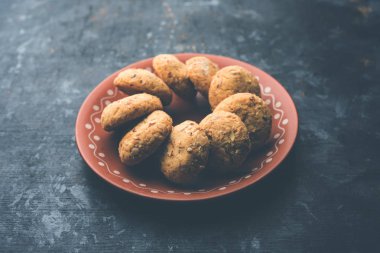 Nan khatai veya Nankhatai kuru meyve yüklü otantik bir Hint tatlı ve tuzlu yumurtasız çerez 