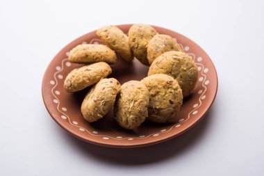 Nan khatai veya Nankhatai kuru meyve yüklü otantik bir Hint tatlı ve tuzlu yumurtasız çerez 