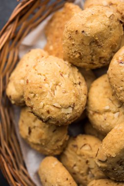 Nan khatai veya Nankhatai kuru meyve yüklü otantik bir Hint tatlı ve tuzlu yumurtasız çerez 