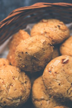 Nan khatai veya Nankhatai kuru meyve yüklü otantik bir Hint tatlı ve tuzlu yumurtasız çerez 