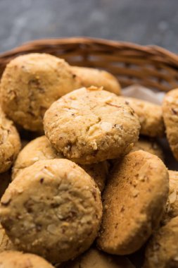 Nan khatai veya Nankhatai kuru meyve yüklü otantik bir Hint tatlı ve tuzlu yumurtasız çerez 