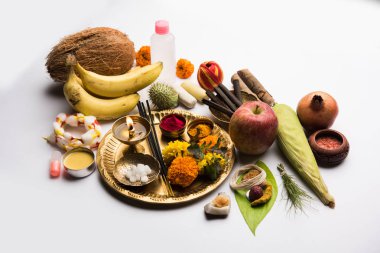 Pooja Malzeme / Puja Sahitya Hindistan Hindu Din, bir grup halinde düzenlenmiştir. seçici odaklama