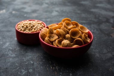 Hindistan'dan Yüksek Protein Soya Katori aperatifler, ham soya fasulyesi ile bir kase de servis, seçici odak