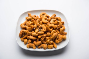 Masala Kaju veya baharatlı Kashew bir kase içinde. Hindistan / asya, ayrıca Chakna tarifi olarak bilinen popüler festival çerez