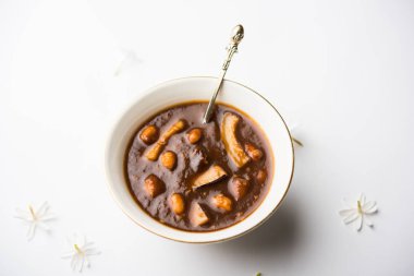 ambrosia veya Panchamrit veya Panchamrut veya Panchamrutham veya Panchamrutha bir tatlı ve ekşi gıda dualar veya puja hindu Tanrı veya tanrılar için sunulan