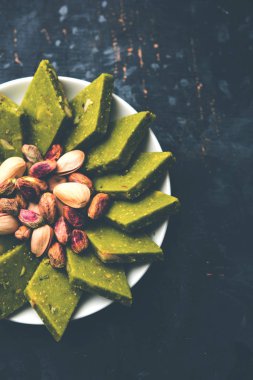 Antep Fıstığı Katli/Burfi/burfee veya Antep fıstığı kek 