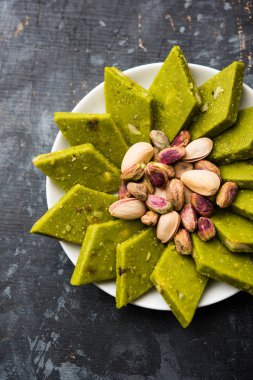 Antep Fıstığı Katli/Burfi/burfee veya Antep fıstığı kek 