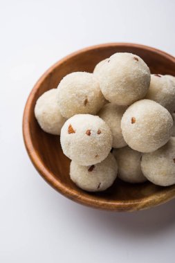 Rava Laddu veya İrmik Laddoo Veya Rawa Ladu, Maharashtra, Hindistan popüler bir tatlı yemek