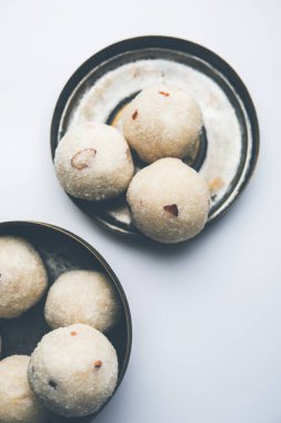 Rava Laddu veya İrmik Laddoo Veya Rawa Ladu, Maharashtra, Hindistan popüler bir tatlı yemek