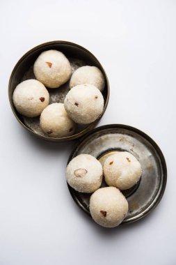 Rava Laddu veya İrmik Laddoo Veya Rawa Ladu, Maharashtra, Hindistan popüler bir tatlı yemek