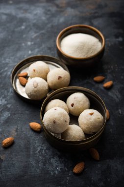 Rava Laddu veya İrmik Laddoo Veya Rawa Ladu, Maharashtra, Hindistan popüler bir tatlı yemek