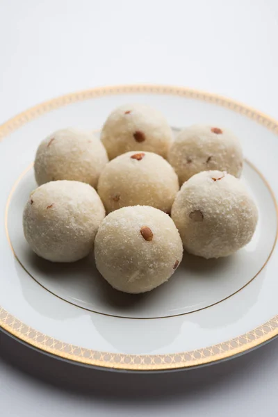拉德杜或塞莫利纳 奥拉拉杜 印度马哈拉施特拉邦的热门甜食 — 图库照片