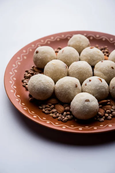 塞莫利纳 拉瓦拉杜或拉多或拉杜拉杜 来自印度马哈拉施特拉邦的流行甜菜 — 图库照片