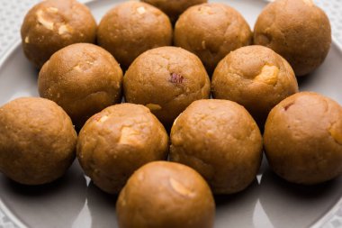 Churma Ladoo / atta laddoo / buğday unu laddu ghee ve jaggery veya şeker kullanılarak yapılır. seçici odaklama