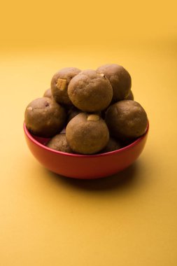 Churma Ladoo / atta laddoo / buğday unu laddu ghee ve jaggery veya şeker kullanılarak yapılır. seçici odaklama