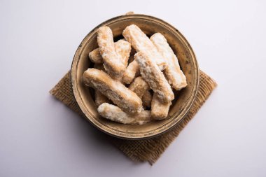 Maida Petha şeker şurubu kaplama ile Mısır Unu kullanılarak yapılan