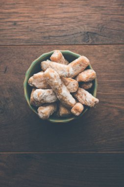 Maida Petha şeker şurubu kaplama ile Mısır Unu kullanılarak yapılan