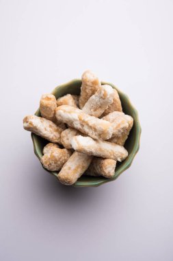 Maida Petha şeker şurubu kaplama ile Mısır Unu kullanılarak yapılan