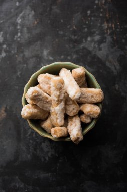 Maida Petha şeker şurubu kaplama ile Mısır Unu kullanılarak yapılan