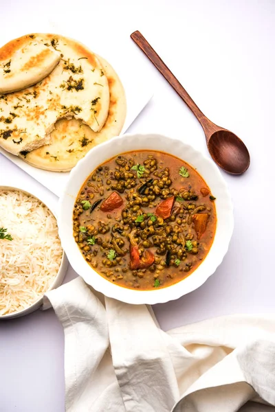 Heel Green Moong Dal Fry Whole Mung Bean Tadka Geserveerd — Stockfoto