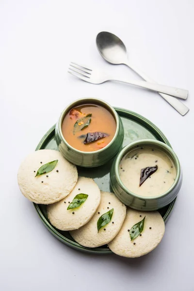 Idli Sambhar Idly Sambar Uma Comida Popular Sul Índia Servida — Fotografia de Stock