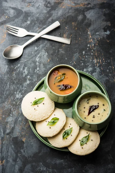 Idli Sambhar Idly Sambar Uma Comida Popular Sul Índia Servida — Fotografia de Stock