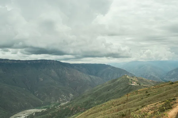 panoramica de las montanas 