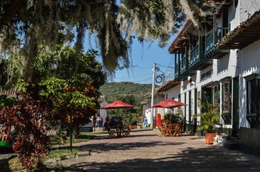 Adı de un pueblo con arboles
