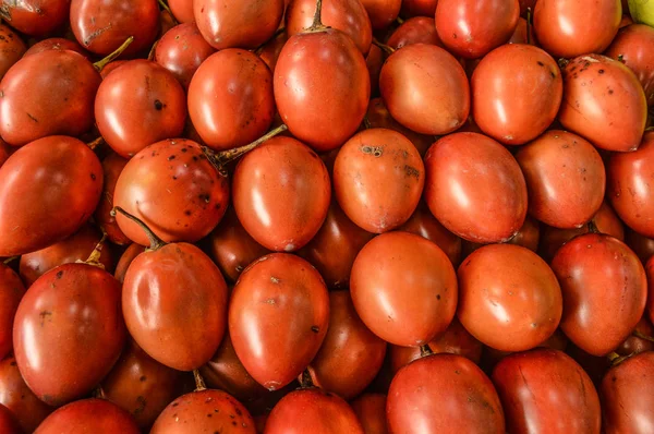 piyasada birçok taze tamarillos