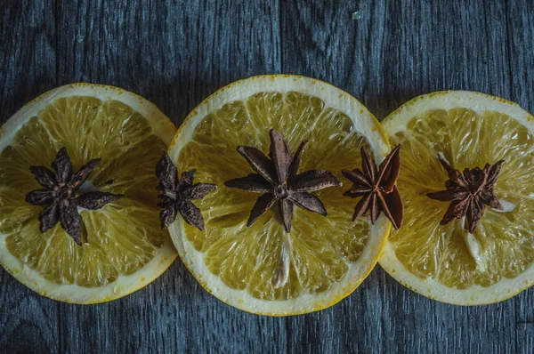 yıldız anason ve turuncu